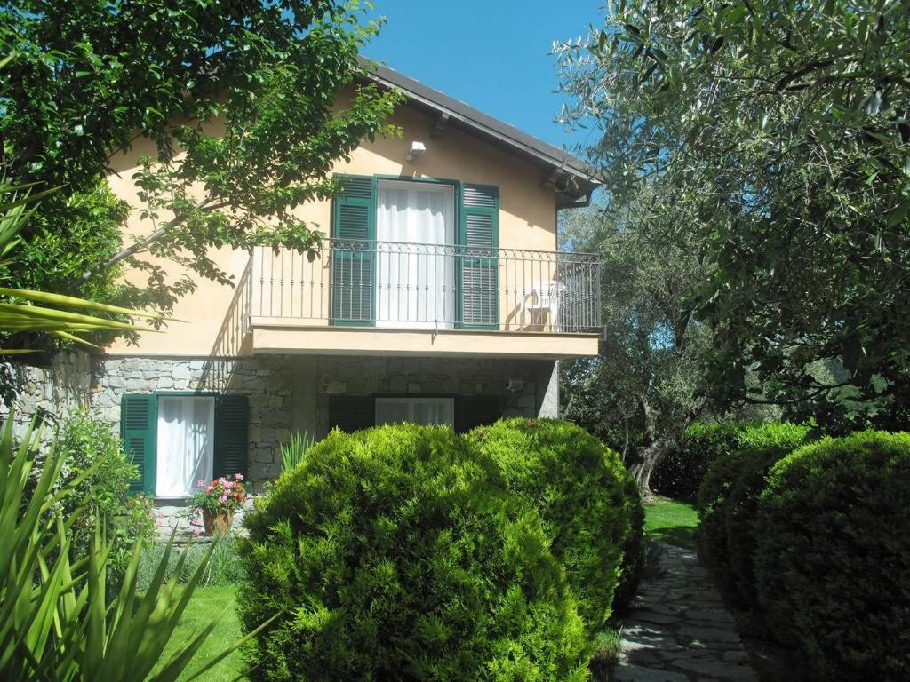 Casa Sylviane Villa Pietrabruna ภายนอก รูปภาพ